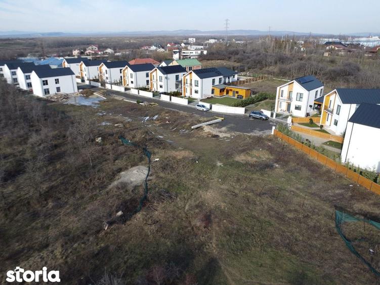 Teren de 760 mp, în Mărăcineni
