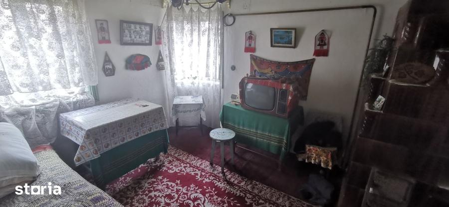 Casă cu 4 camere cu Teren 3500 Mp în Ghergheasa