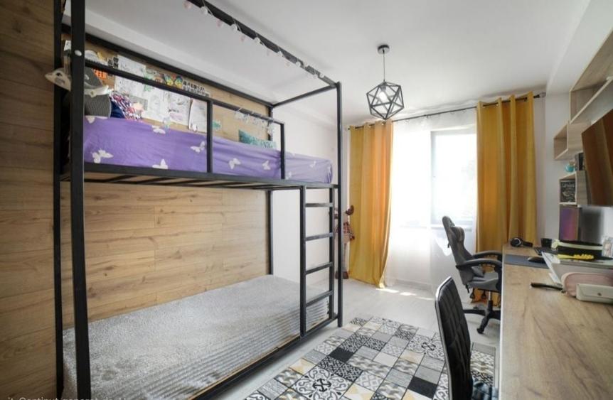 Apartament cu 3 camere decomandat în Exterior Vest