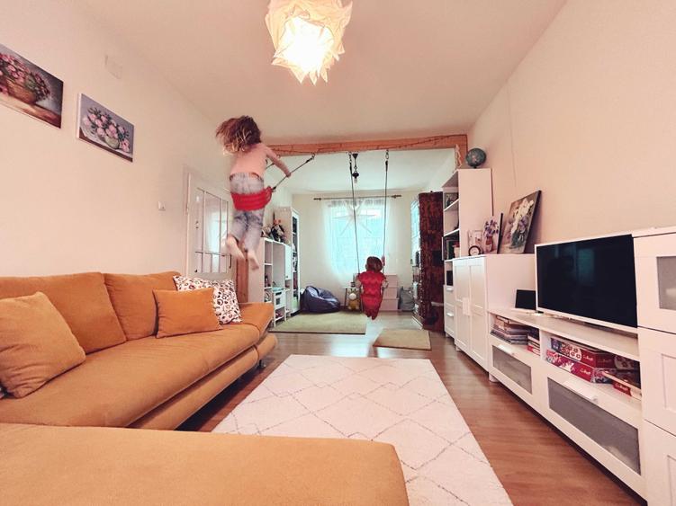 Casă cu 4 camere cu Teren 920 Mp în Central