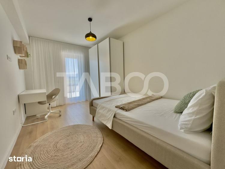 Apartament cu 4 camere decomandat în Cristian