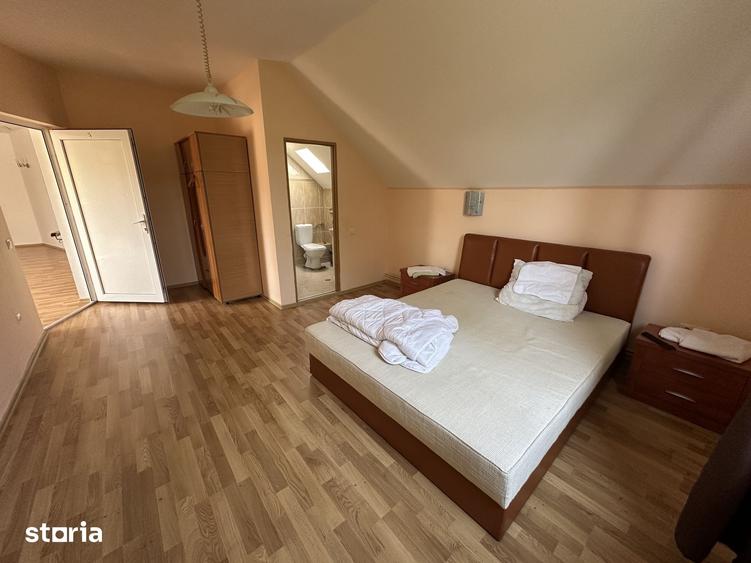 Casă cu 8 camere cu Teren 1110 Mp în Central