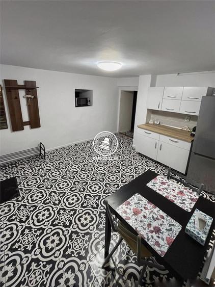 Apartament cu 3 camere, mobilat în Târgu Cucu