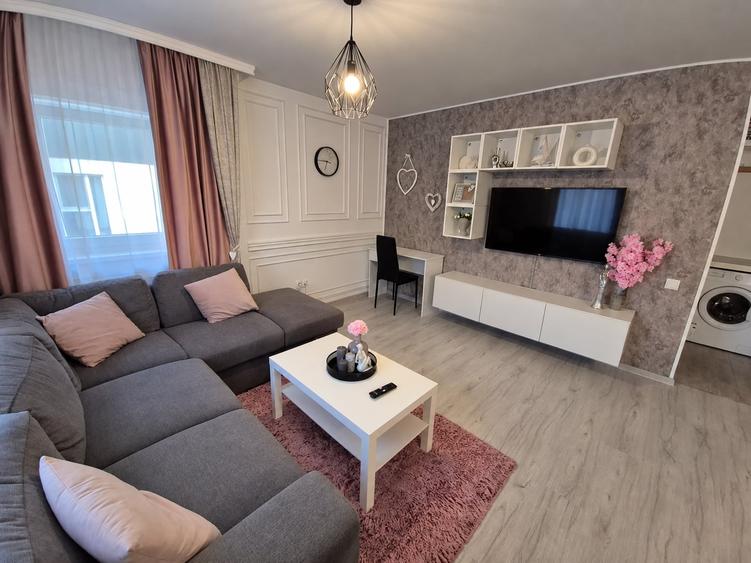 Apartament cu 2 camere semidecomandat, mobilat în Florești