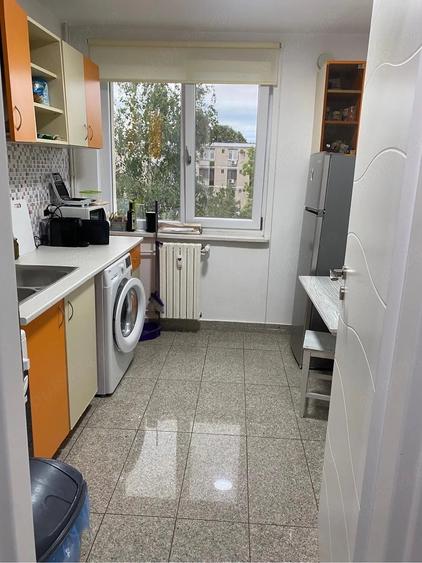 Apartament cu 2 camere decomandat în Calea București
