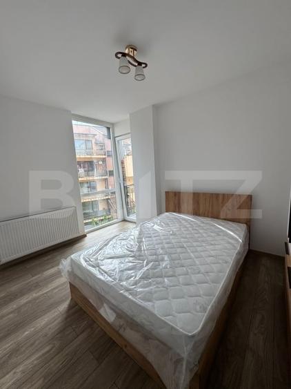 Apartament cu 3 camere semidecomandat, mobilat în Florești