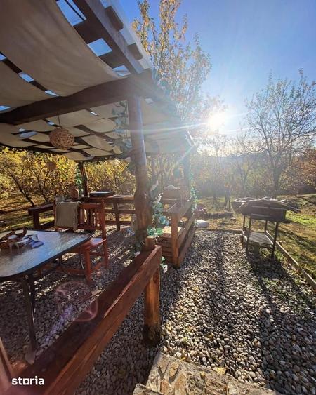 Casă cu Teren 31000 Mp în Corbi