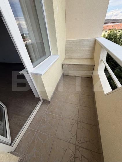 Apartament cu 4 camere semidecomandat în Florești