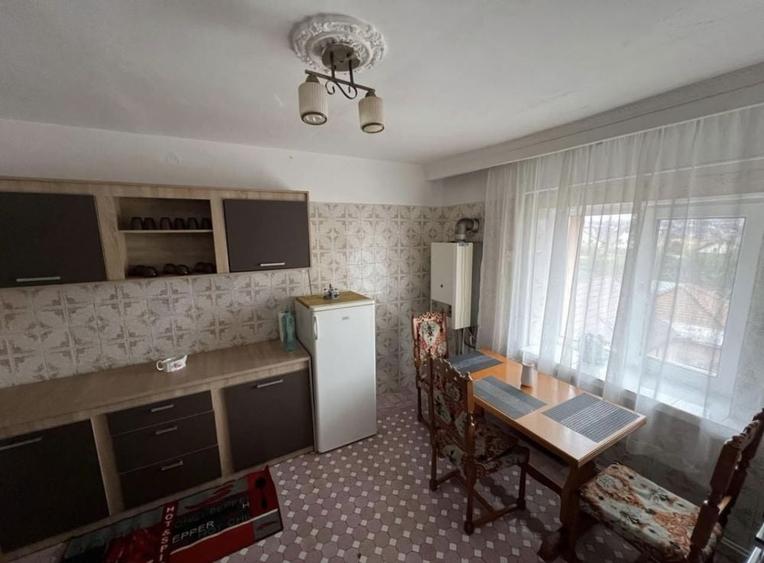 Apartament cu 3 camere în Traian