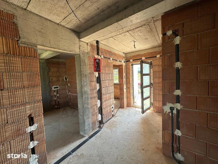 Casă cu 4 camere cu Teren 350 Mp în Central