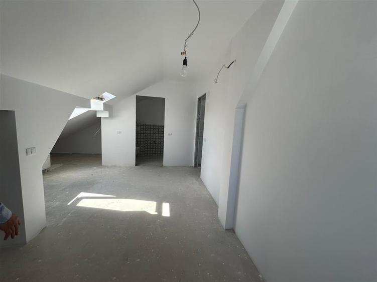 Penthouse cu 3 camere decomandat în Burdujeni