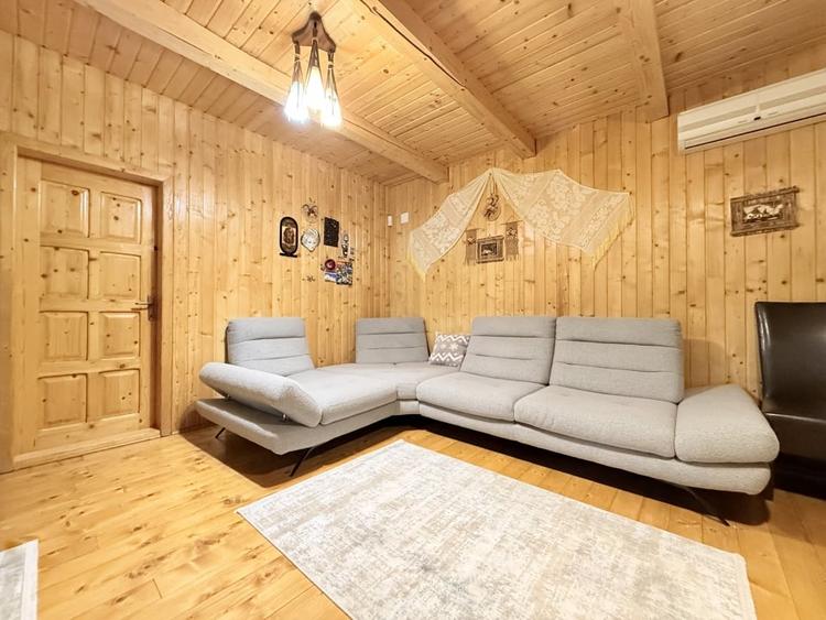 Casă individuală cu 3 camere cu Teren 2405 Mp în Poarta Albă