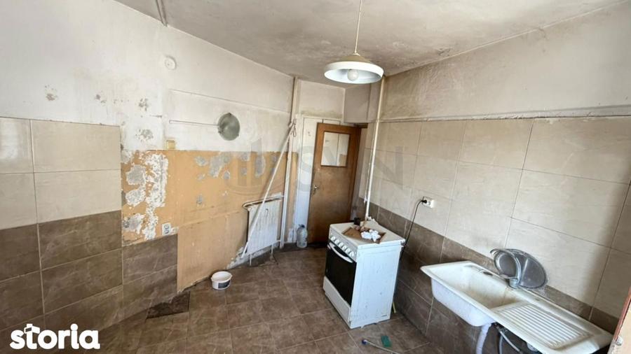 Apartament cu 3 camere decomandat în Crângași