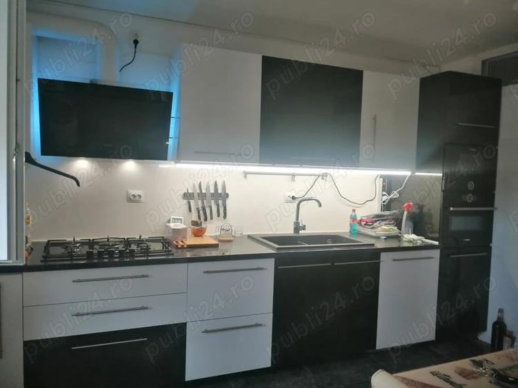 Apartament cu 4 camere decomandat în Centru Civic