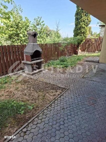 Casă cu 5 camere cu Teren 220 Mp în Andrei Mureșanu