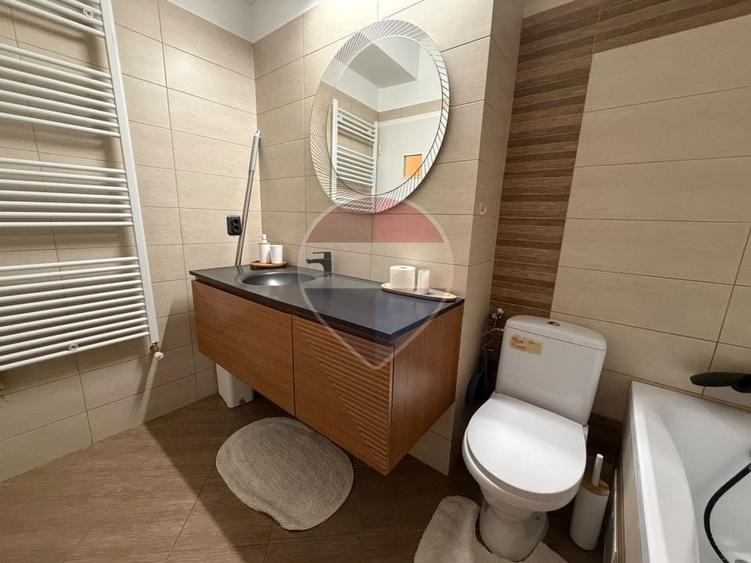 Apartament cu 2 camere semidecomandat în Mărăști