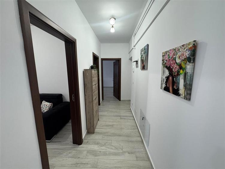 Apartament cu 3 camere decomandat, mobilat în Ultracentral