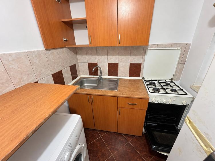 Garsonieră semidecomandată, mobilată în Complex Studențesc