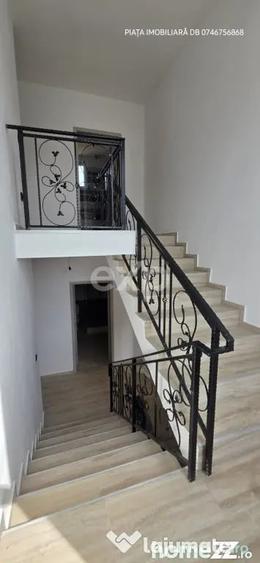 Casă cu 8 camere cu Teren 1388 Mp în Voinești