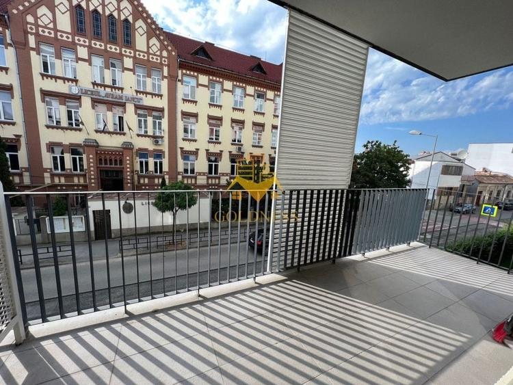 Apartament cu 2 camere semidecomandat, mobilat în Central