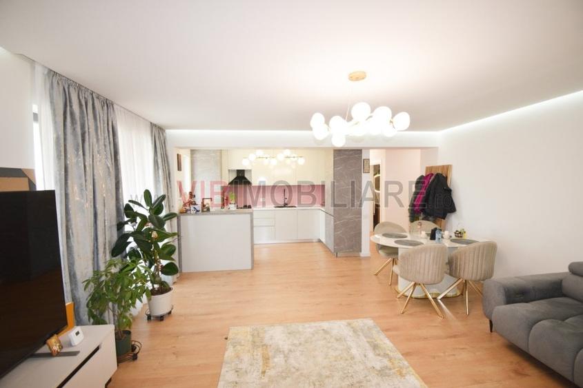 Apartament cu 3 camere decomandat, mobilat în Străulești