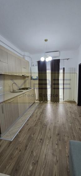 Apartament cu 3 camere decomandat, mobilat în Central
