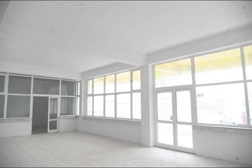 Spațiu comercial, de 200 mp, în Sud