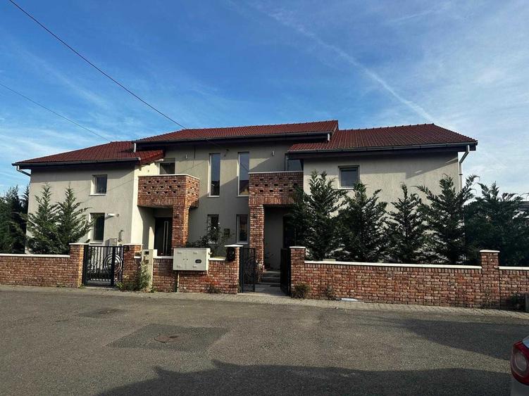 Casă cu 4 camere cu Teren 300 Mp în Rudicica