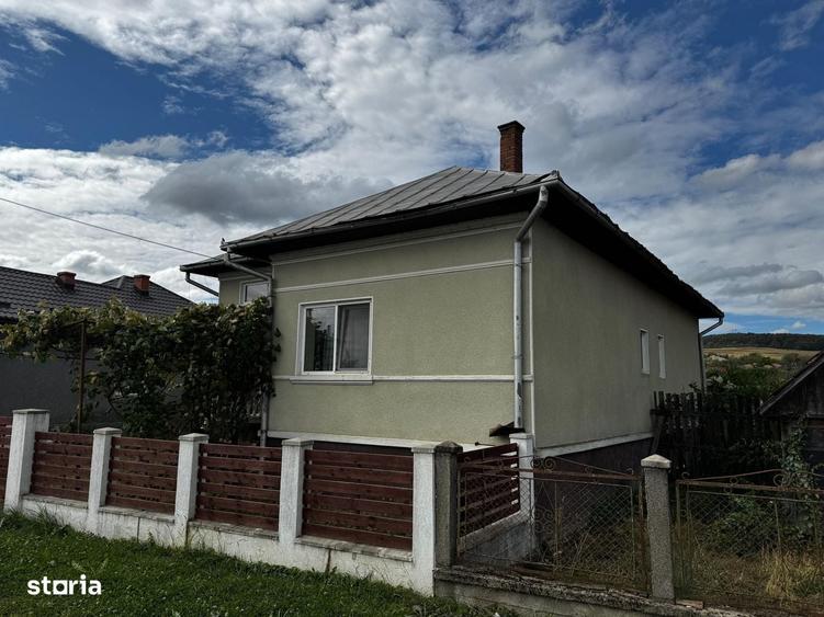 Casă cu 3 camere în Recea-Cristur