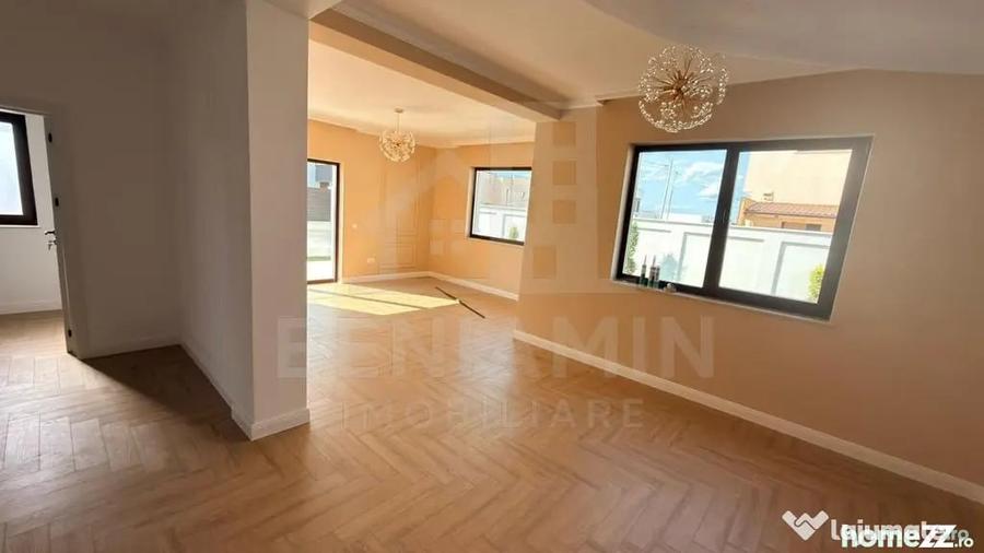 Casă cu 4 camere cu Teren 318 Mp în Central