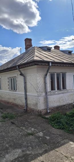 Casă individuală cu 4 camere cu Teren 975 Mp în Autogară
