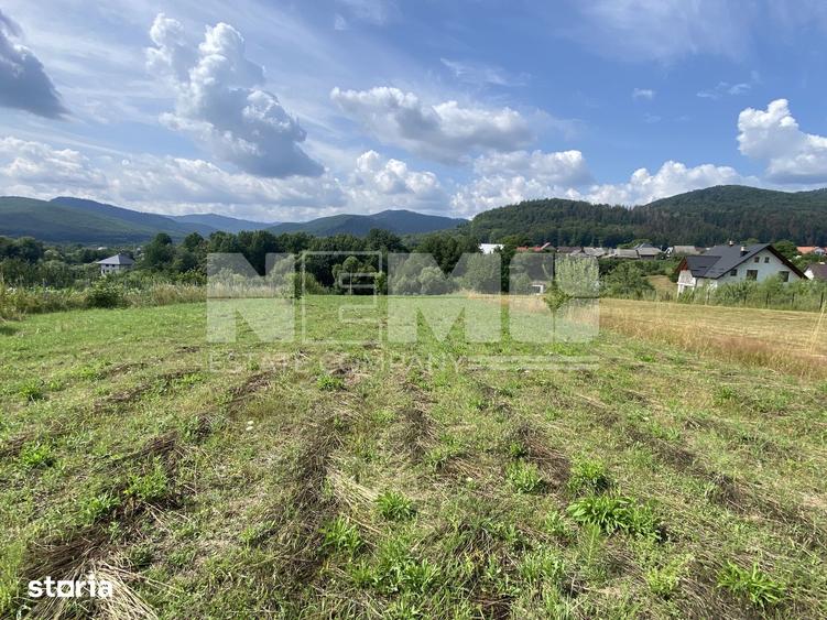 Teren de 2452 mp, în Sucevița