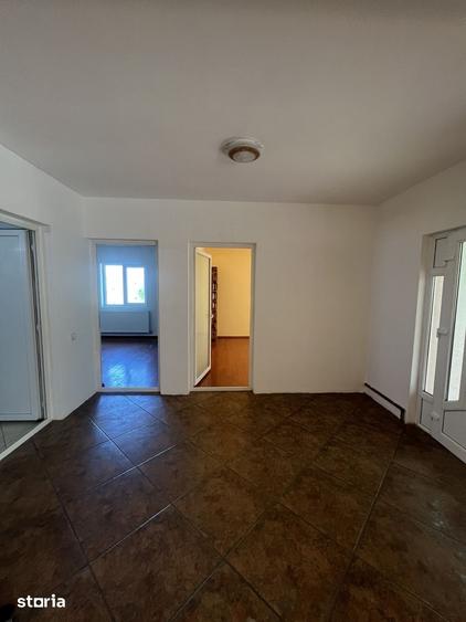 Casă cu 3 camere cu Teren 357 Mp în Șimnicu de Sus