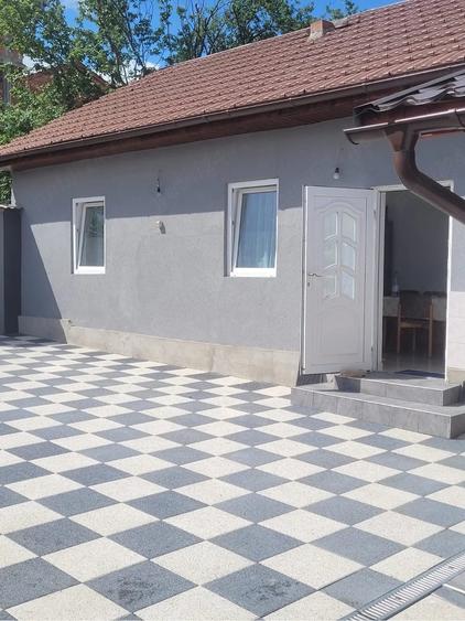 Casă cu Teren 501 Mp în Central
