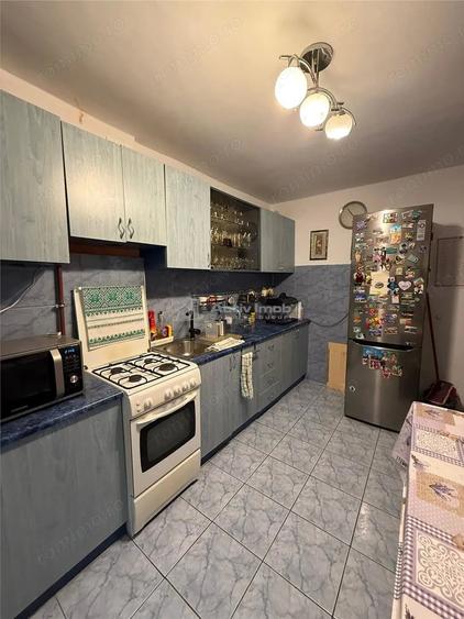 Apartament cu 3 camere decomandat în Aradul Nou
