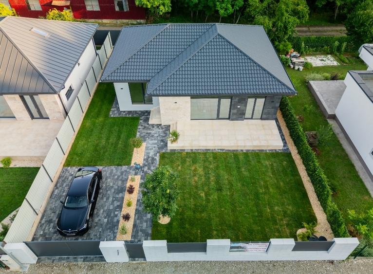 Casă individuală cu 5 camere cu Canalizare în Săftica