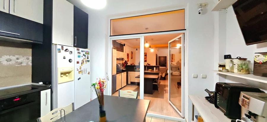 Apartament cu 4 camere decomandat, mobilat în Central