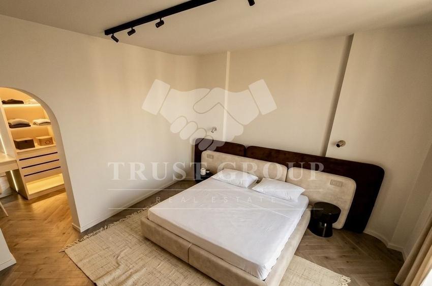 Apartament cu 3 camere decomandat, mobilat în P-ța Unirii