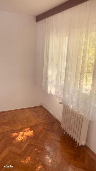 G.Enescu-Zona Spital-Apartament 2 camere,et.2, 63000euro - 5