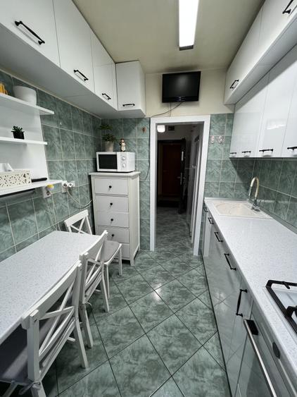 Apartament cu 2 camere circular, mobilat în Titan