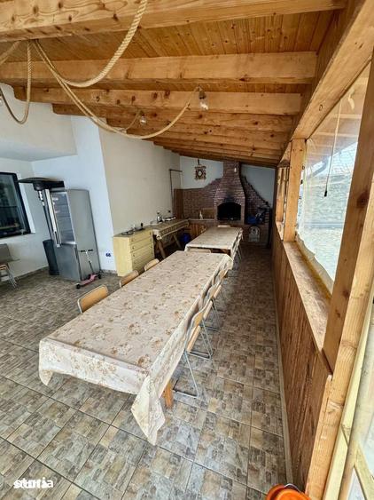Casă cu 8 camere cu Teren 1200 Mp în Merei