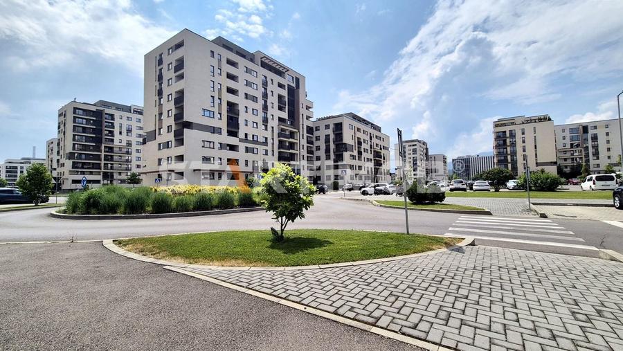 Apartament cu 2 camere decomandat, mobilat în Tractorul