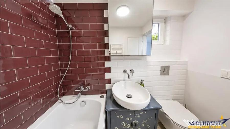 Apartament cu 2 camere semidecomandat în Centrul Civic