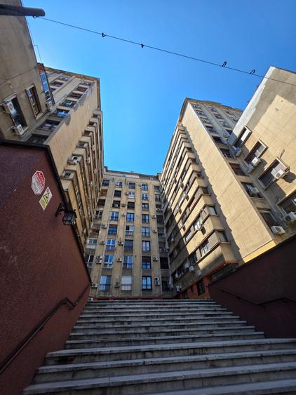 Apartament cu 2 camere semidecomandat în Universitate
