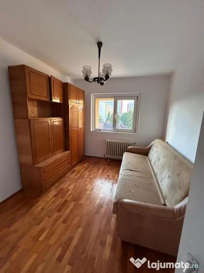 Apartament cu 3 camere decomandat în Mărăști