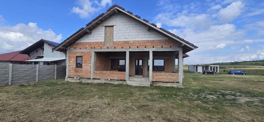 Casă cu 4 camere în Central