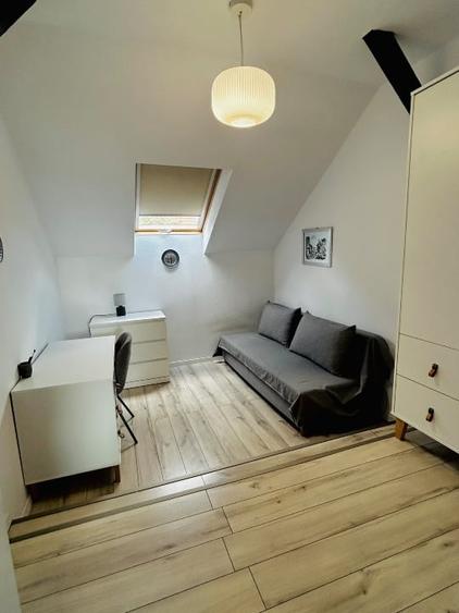 Apartament cu 4 camere decomandat, mobilat în Bălcescu