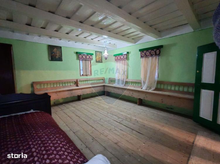 Casă cu 3 camere cu Teren 767 Mp în Poiana Sibiului