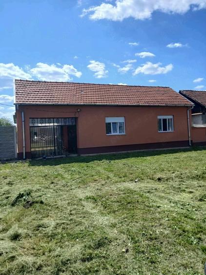 Casă cu Teren 1586 Mp în Ersig