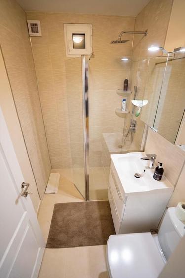 Apartament cu 3 camere semidecomandat, mobilat în Ultracentral